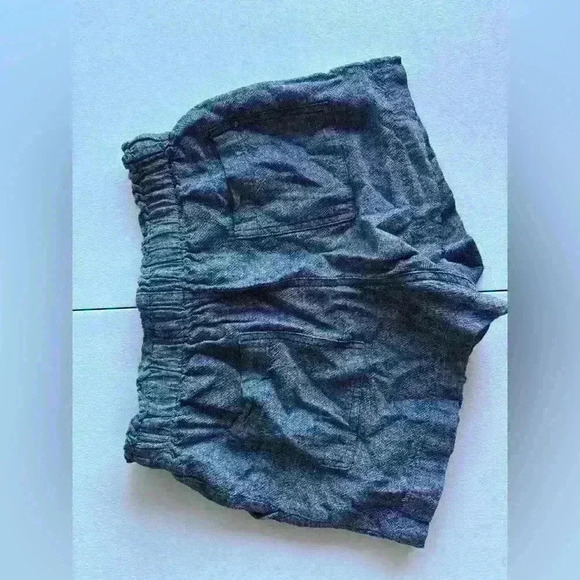 Forever 21 shorts size small - Picture 3 of 3